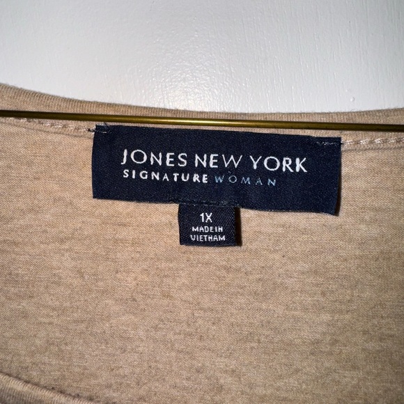 Women’s Shirt Top Tan with Rose Floral Detail - Jones New York Brand - Size 1X - Picture 3 of 4